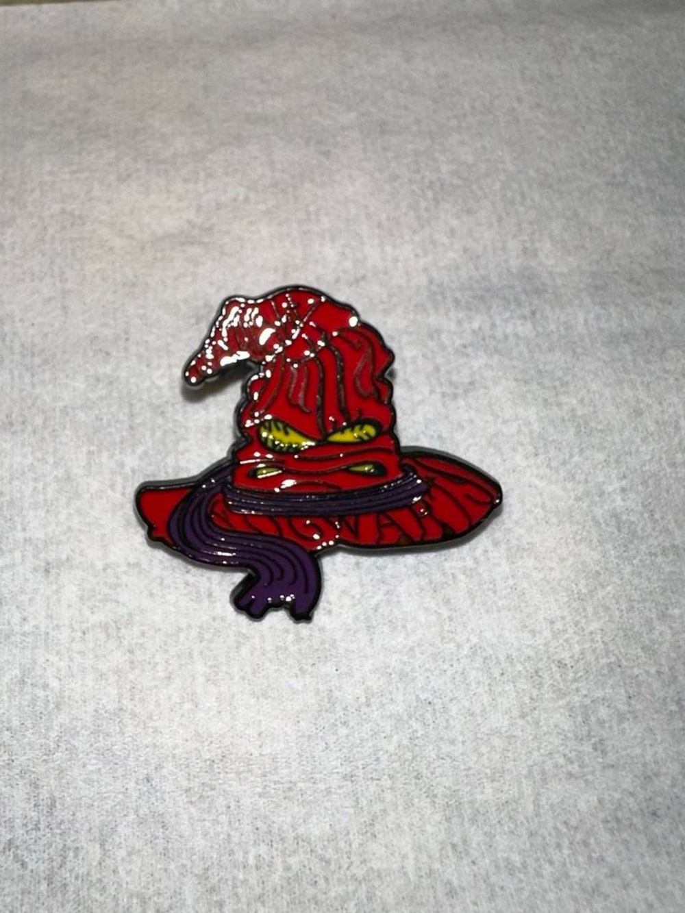 Harry Potter sorting hat brooch pin. Brand new and never used.